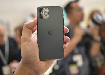 Turn on Night Mode on iPhone 11 Pro