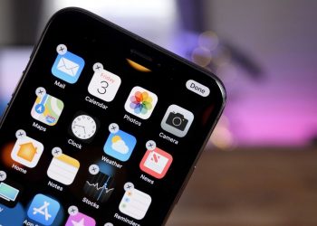 How to rearrange apps in iOS 13