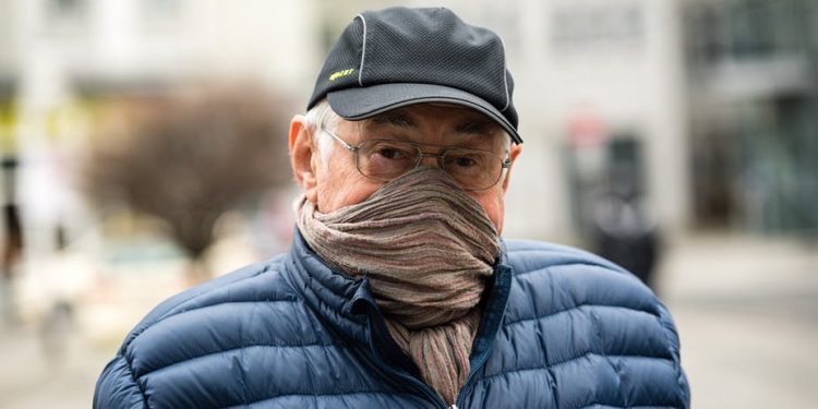 Fabric face mask prevent coronavirus spread