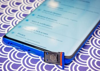 The OnePlus 8 Pro supports water resistance