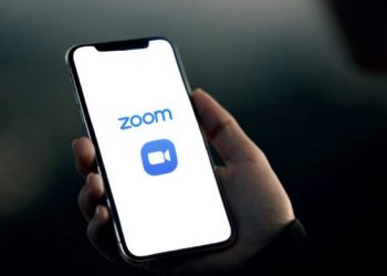 Zoom suspend free user registration in China