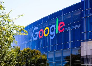Google postponed office reopening